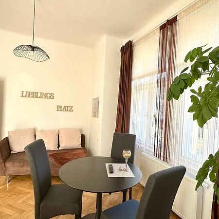 Apartment Im Gruenen レオーベン エクステリア 写真