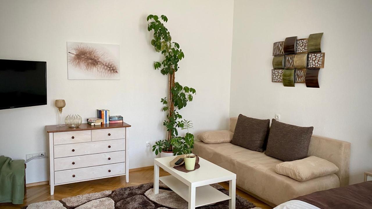 Apartment Im Gruenen レオーベン エクステリア 写真