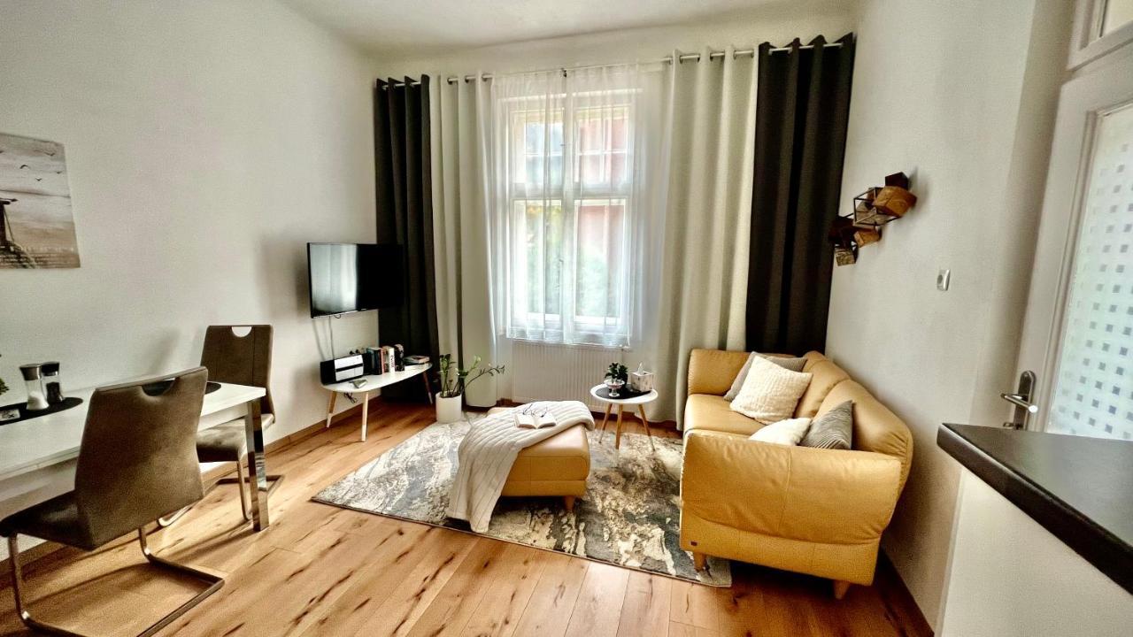 Apartment Im Gruenen レオーベン エクステリア 写真
