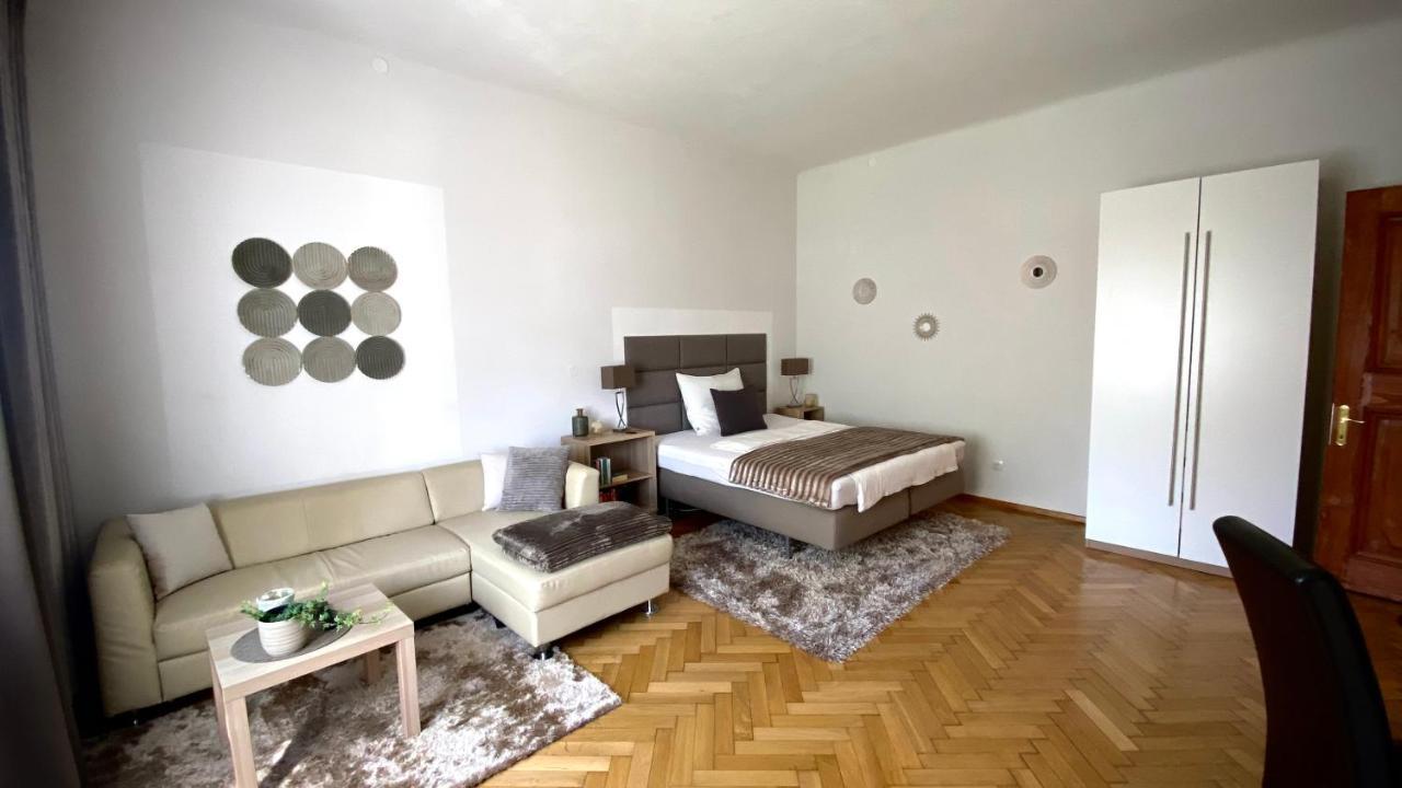 Apartment Im Gruenen レオーベン エクステリア 写真