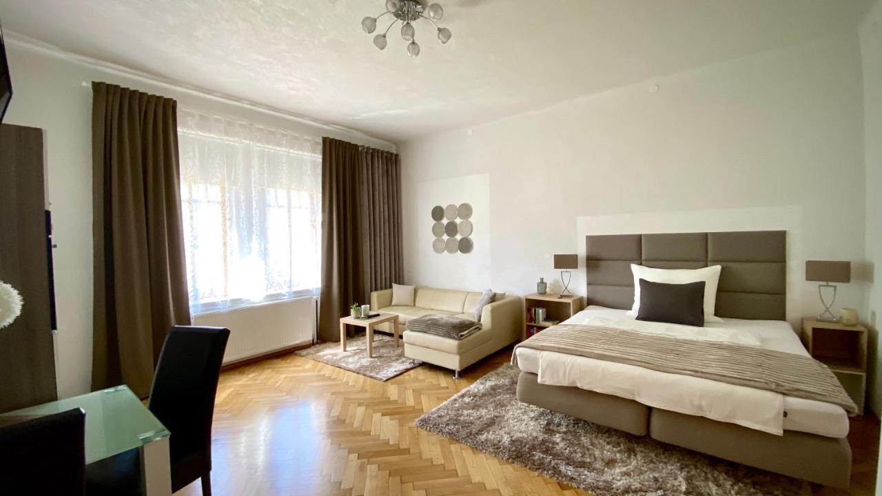 Apartment Im Gruenen レオーベン エクステリア 写真