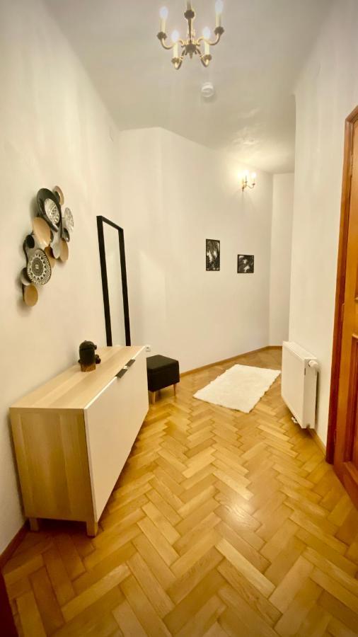 Apartment Im Gruenen レオーベン エクステリア 写真