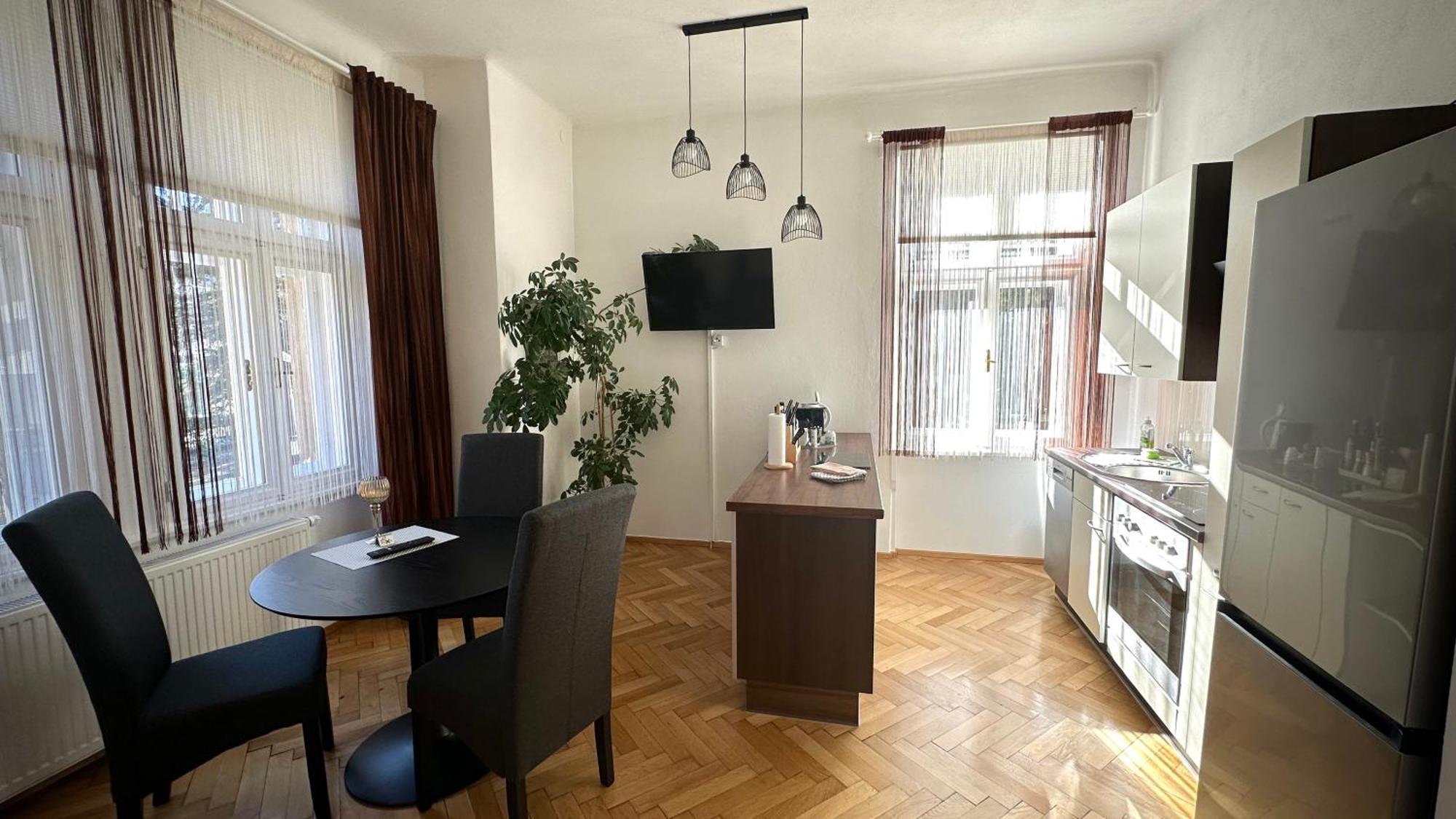 Apartment Im Gruenen レオーベン エクステリア 写真